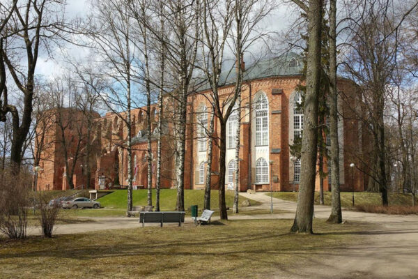 Classic Tartu Tour: Guided Tour of Tartu Old Town and Toomemägi
